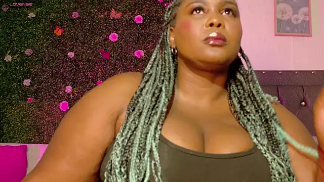 Snapshot of ebony_544 chatting on April 9, 5:29 am ebony 544 online show from April 9, 5:29 am