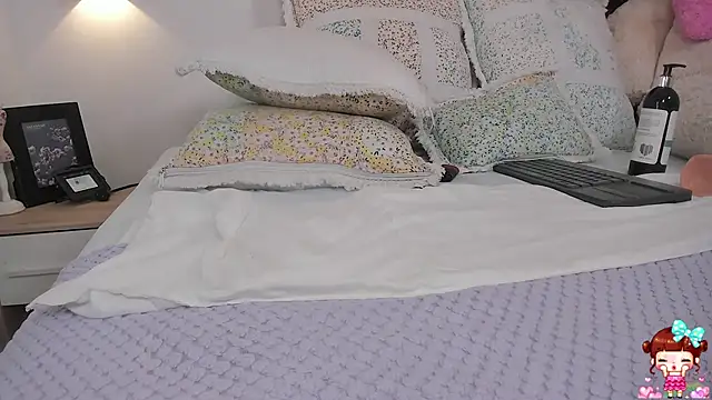 khloe cutee online show from December 24, 11:44 pm