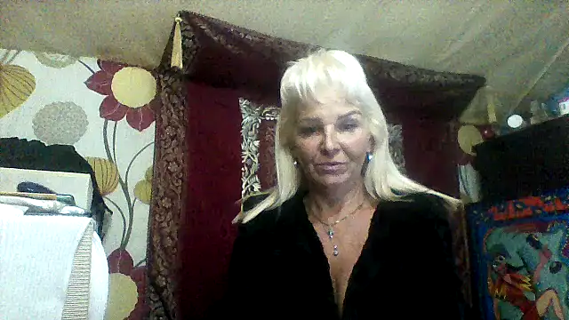 CassandraSandra44 online show from October 31, 6:53 pm