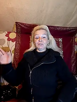 CassandraSandra44 online show from February 13, 7:48 am