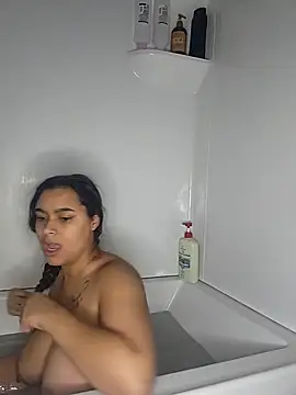 Snapshot of cinnaminnie chatting on March 3, 6:03 pm cinnaminnie online show from March 3, 6:03 pm