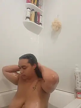 cinnaminnie online show from July 30, 3:55 pm