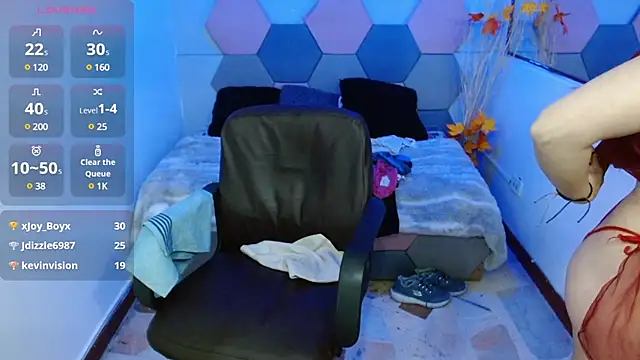 Snapshot of CharloteTaylor_ chatting on March 9, 5:00 am CharloteTaylor online show from March 9, 5:00 am