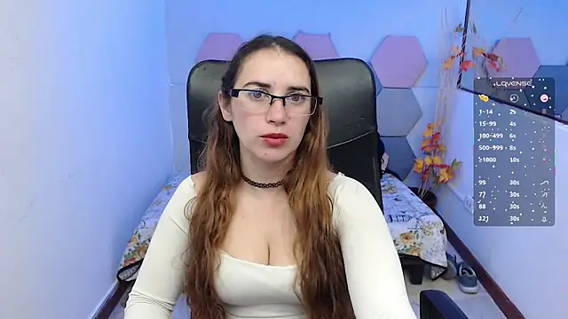 Snapshot of CharloteTaylor_ chatting on October 3, 4:31 am CharloteTaylor online show from October 3, 4:31 am