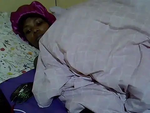 Snapshot of Just_Karu chatting on September 30, 6:18 am Just Karu online show from September 30, 6:18 am