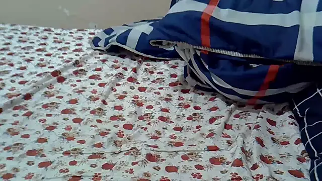 Snapshot of Just_Karu chatting on June 4, 8:31 am Just Karu online show from June 4, 8:31 am