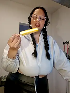 Jujuicy 97 online show from October 29, 10:06 am