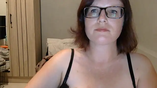 CrimsonMistress online show from October 15, 11:27 pm