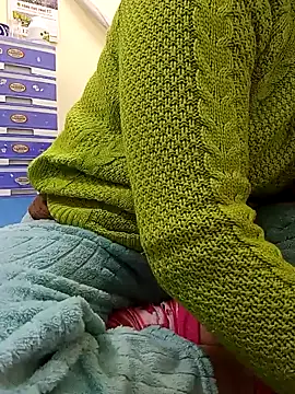 JasminePham online show from December 17, 6:56 am
