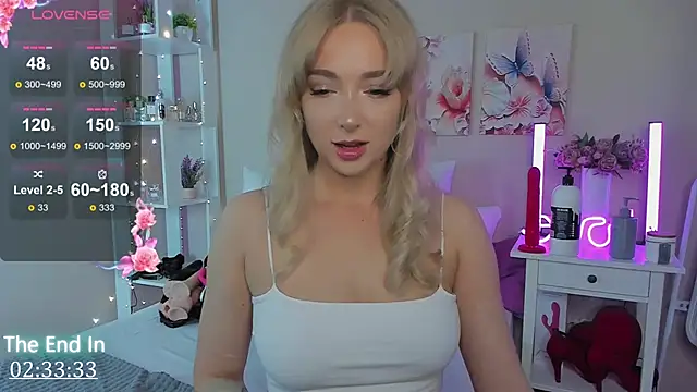 Snapshot of MissLisaX chatting on September 12, 10:48 am MissLisaX online show from September 12, 10:48 am