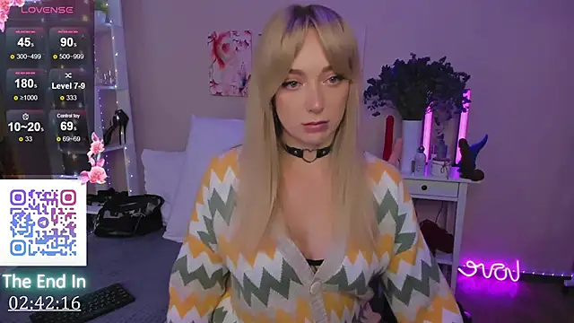 Snapshot of MissLisaX chatting on December 1, 10:31 am MissLisaX online show from December 1, 10:31 am