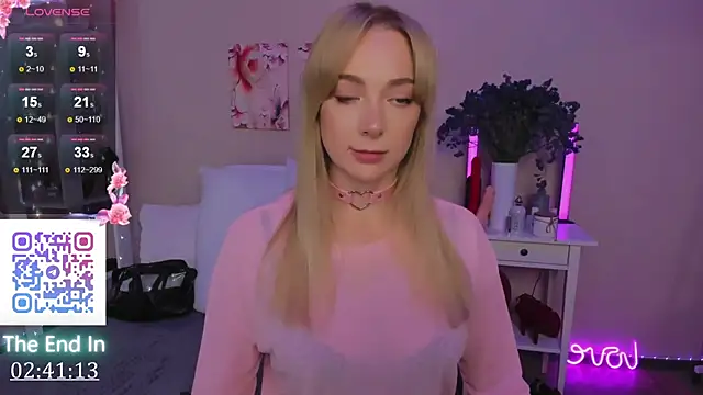 Snapshot of MissLisaX chatting on December 2, 10:20 am MissLisaX online show from December 2, 10:20 am