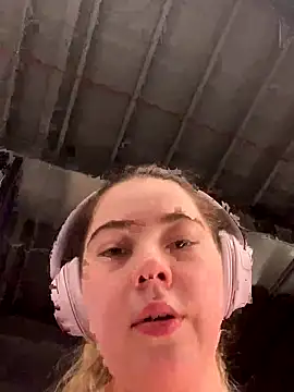 brooklynivy online show from October 3, 11:40 am