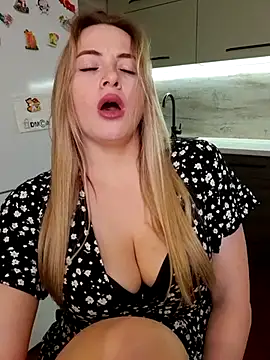 Cute Hot Alice online show from February 22, 9:15 pm