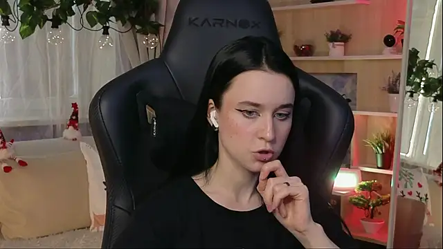 KiraLiLime online show from February 6, 12:37 pm