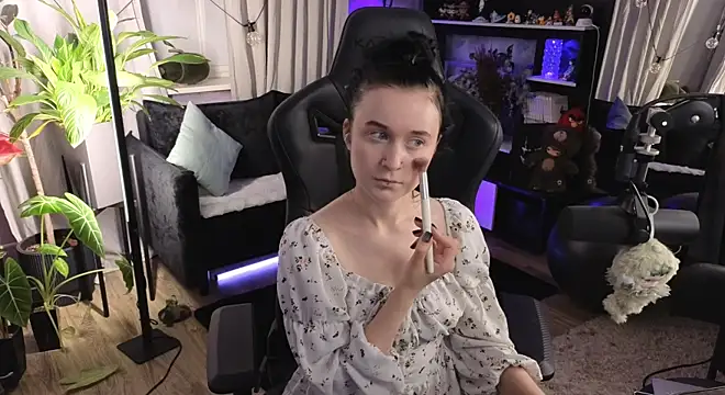 KiraLiLime online show from July 29, 7:01 pm