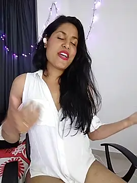 daringandunique online show from February 9, 11:31 pm