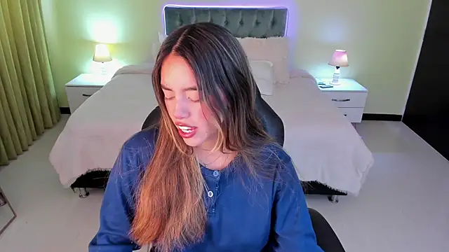  Charlotte evans 1 online show from April 5, 12:13 pm