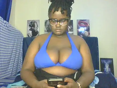 Snapshot of Montel_Montel_ chatting on October 31, 11:50 pm Montel Montel online show from October 31, 11:50 pm