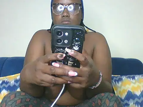 Snapshot of Montel_Montel_ chatting on November 15, 2:42 am Montel Montel online show from November 15, 2:42 am