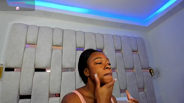 mia schwarz online show from January 19, 7:47 pm