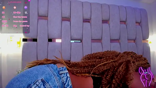 mia schwarz online show from February 1, 1:41 pm