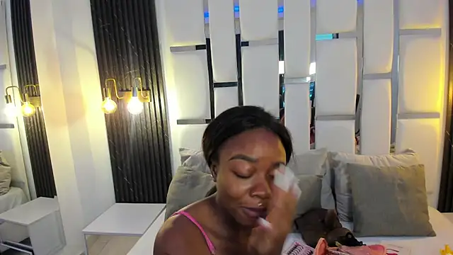 mia schwarz online show from October 8, 10:07 pm