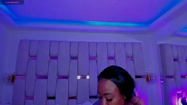 mia schwarz online show from March 4, 10:05 pm