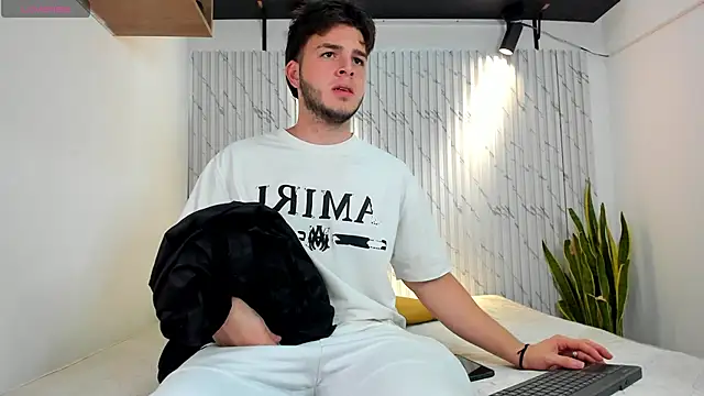 danielclarton1 online show from December 19, 2:57 pm