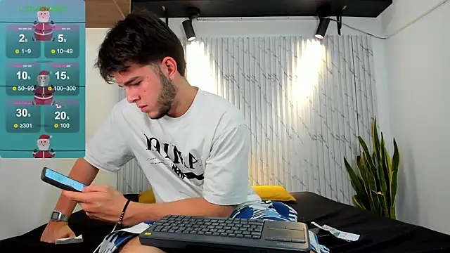 danielclarton1 online show from December 21, 12:20 am