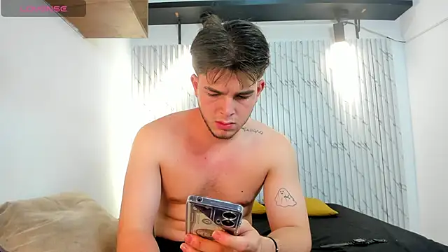 danielclarton1 online show from January 12, 12:49 am