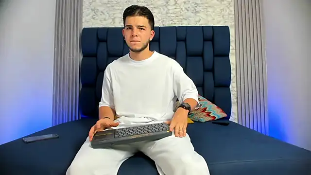 danielclarton1 online show from January 22, 6:10 pm