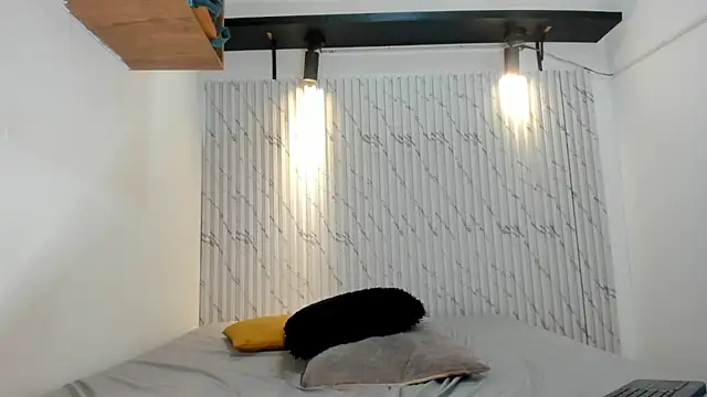 danielclarton1 online show from January 28, 3:36 am