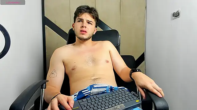 danielclarton1 online show from January 29, 1:37 am