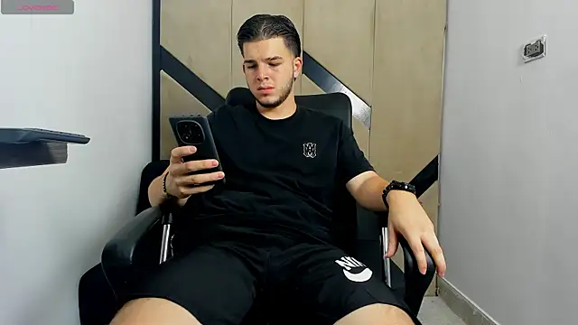 danielclarton1 online show from January 30, 9:25 pm