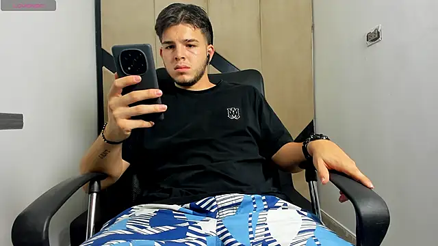 danielclarton1 online show from February 1, 12:40 am