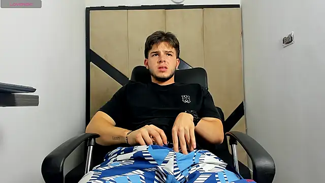 danielclarton1 online show from February 1, 3:41 am