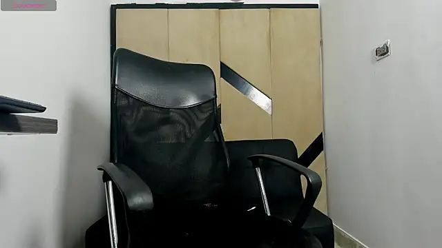 danielclarton1 online show from February 1, 6:54 am