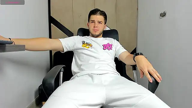 danielclarton1 online show from February 1, 11:27 pm