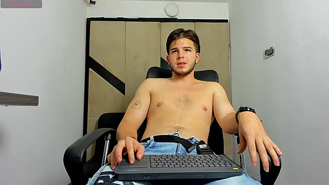 danielclarton1 online show from February 3, 4:04 am