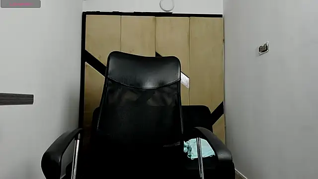 danielclarton1 online show from February 5, 11:39 pm