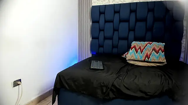 danielclarton1 online show from February 6, 10:53 pm