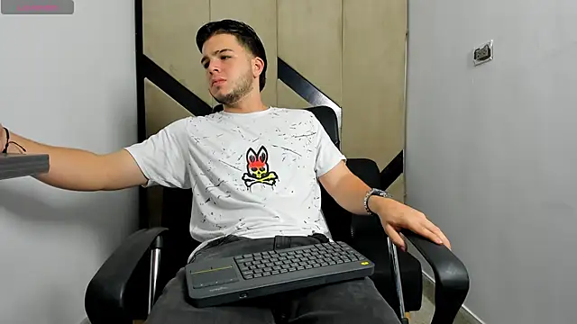 danielclarton1 online show from February 8, 6:54 am