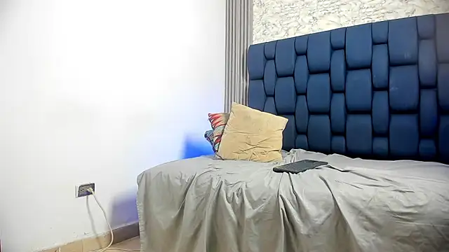 danielclarton1 online show from February 12, 1:59 pm