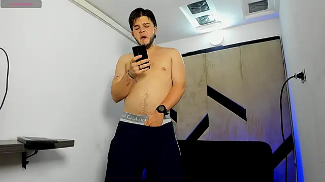 danielclarton1 online show from March 1, 6:03 am