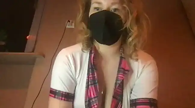 Snapshot of DirtyAlexIs chatting on December 8, 12:18 am DirtyAlexIs online show from December 8, 12:18 am