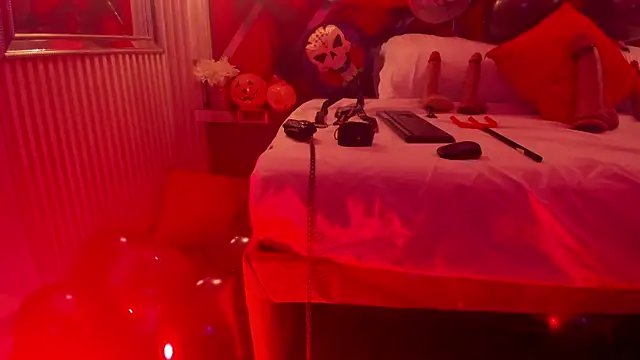 Snapshot of SusanCouper chatting on October 24, 11:56 pm SusanCouper online show from October 24, 11:56 pm