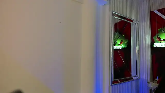 Snapshot of SusanCouper chatting on October 27, 10:36 pm SusanCouper online show from October 27, 10:36 pm