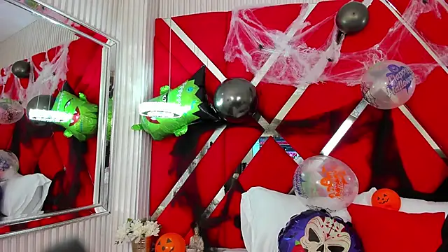 Snapshot of SusanCouper chatting on October 30, 10:32 pm SusanCouper online show from October 30, 10:32 pm