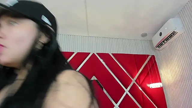 Snapshot of SusanCouper chatting on March 19, 10:36 pm SusanCouper online show from March 19, 10:36 pm